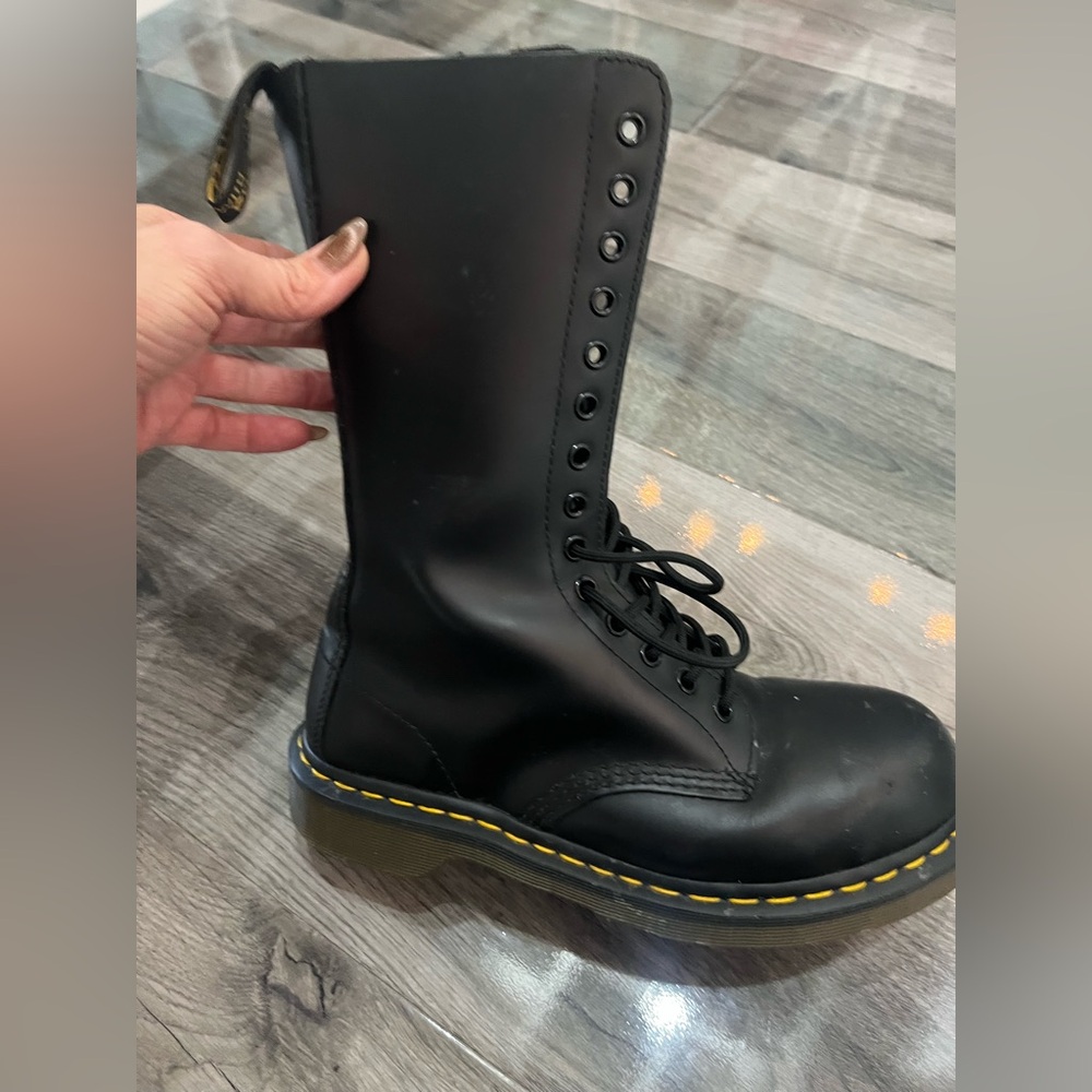 Black lace up mid calf air walk boots. - Picture 6 of 8